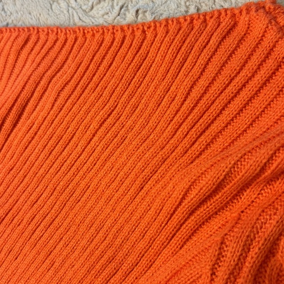 Size XL sweater - Picture 11 of 12